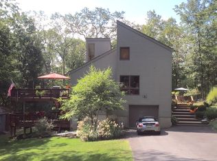 8 Briar Patch Rd, Newton, NJ 07860