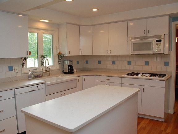 4th image of 2429 Brian Dr