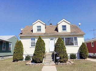 1043 Mulberry St, Hammond, IN 46324