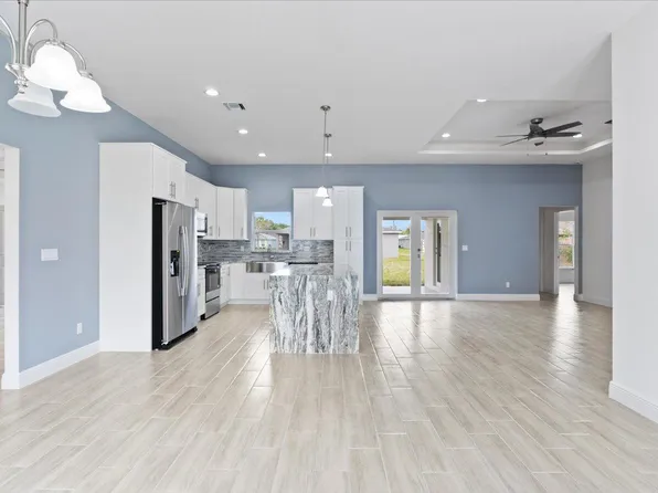 669 Star Street SW, Palm Bay, FL 32908