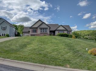 1835 Alpine Pl, Onalaska, WI 54650