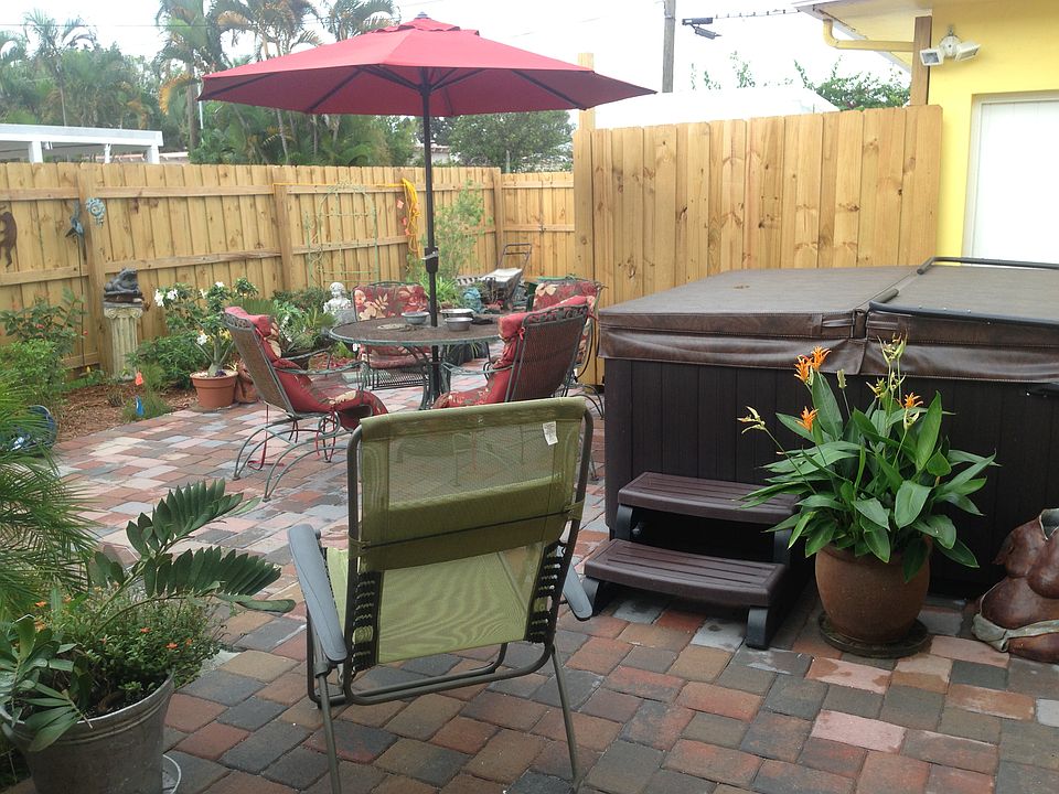 2nd image of 1009 N Palmway