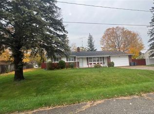 2266 Bradford Dr, Grand Blanc, MI 48507