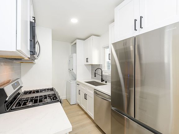 2nd image of 2265-71 Curlew St #427J