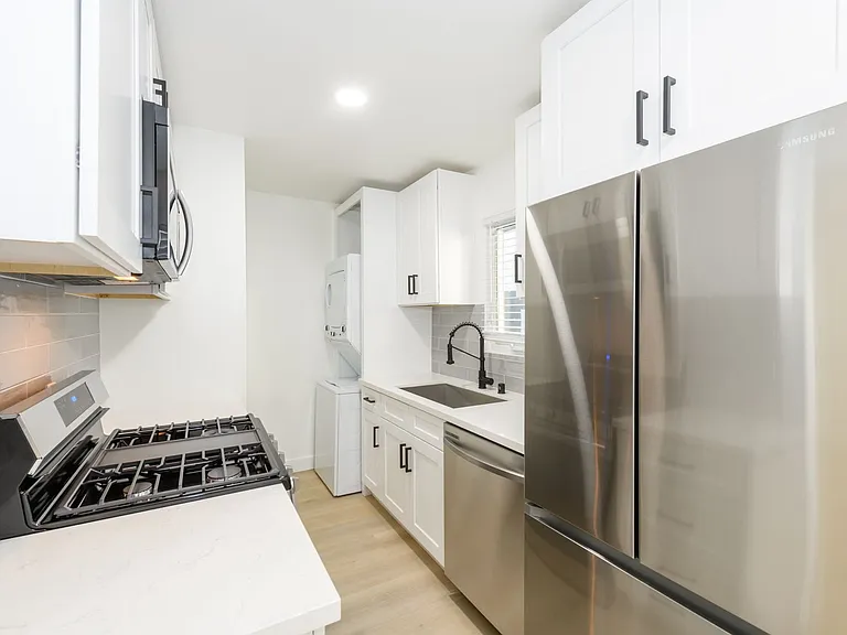 2265-71 Curlew St #425-431 — Photo 9