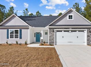 619 Muscadine Ln, Aberdeen, NC 28315