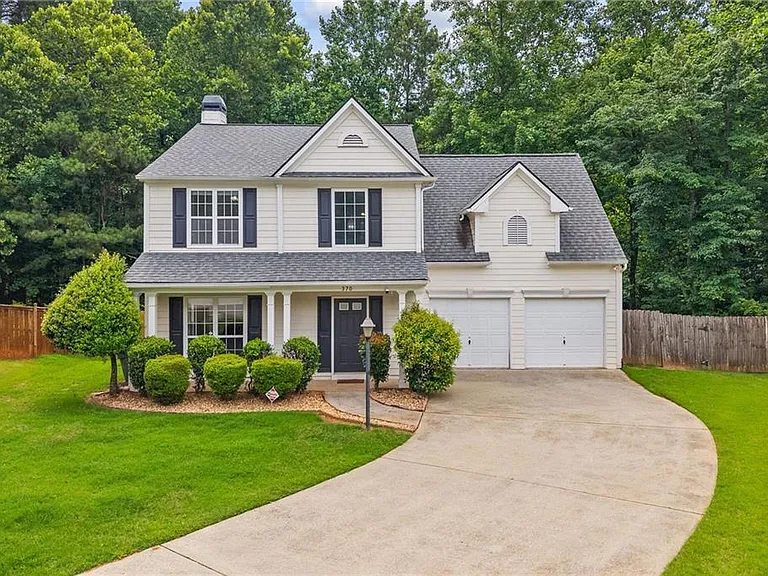 370 Manor Glen Dr — Photo 1