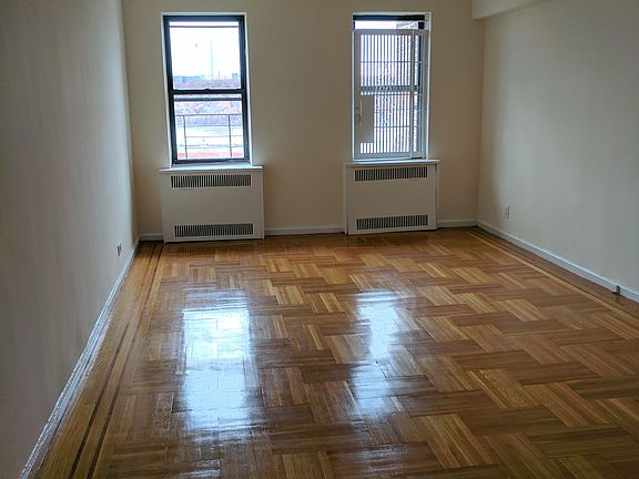 2nd image of 200 Haven Ave APT 4G