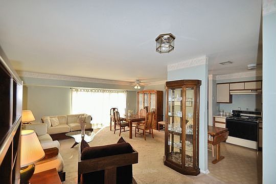4th image of 56 Beaconsfield Pl #56