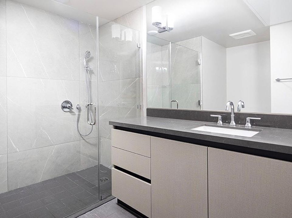 2nd image of 836 S Harvard Blvd #302