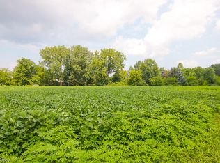 Moon Rd, Avon, OH 44011