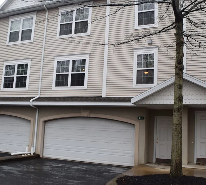 140 Kenley Ct #1