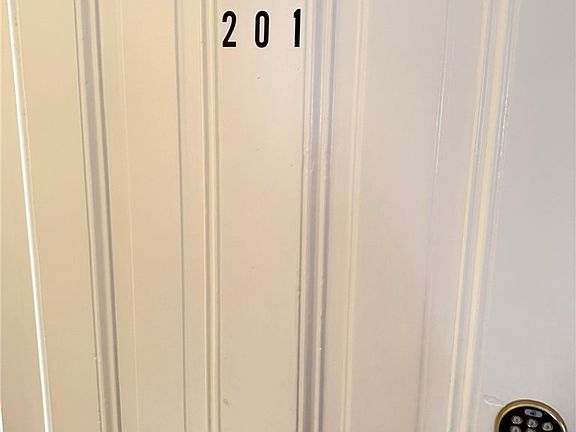 4th image of 225 N Lima St #225