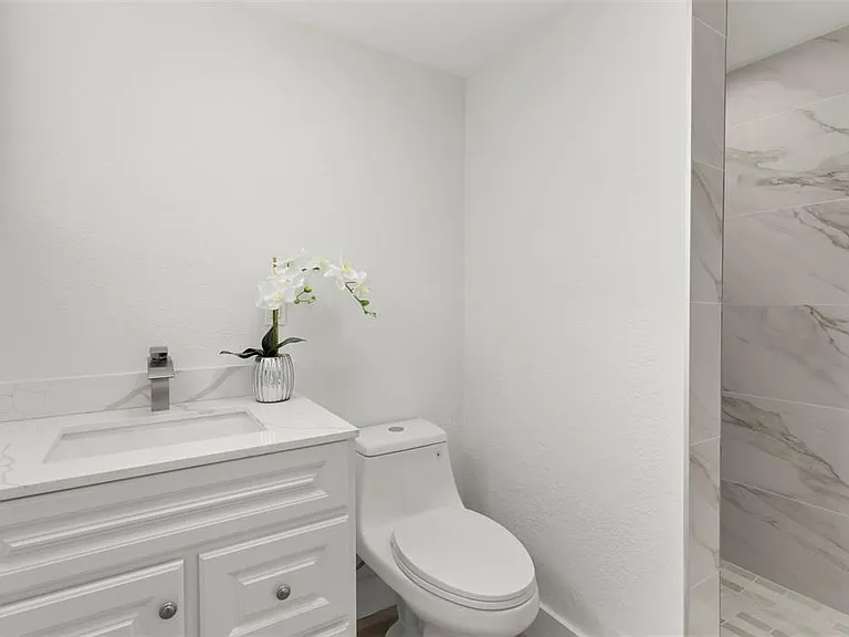 1524 Arizona Ave NE — Photo 20