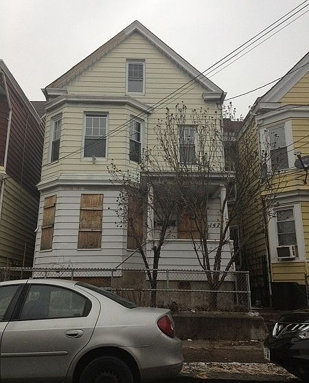 2nd image of 147 N 7th St