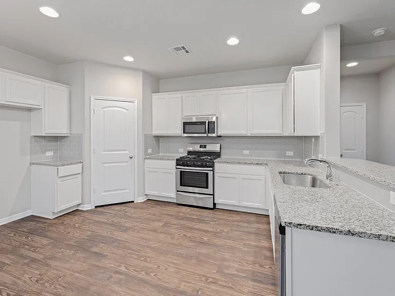 437 Otto Ave — Photo 10