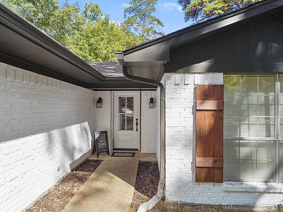 2nd image of 1339 Bridle Path Ln