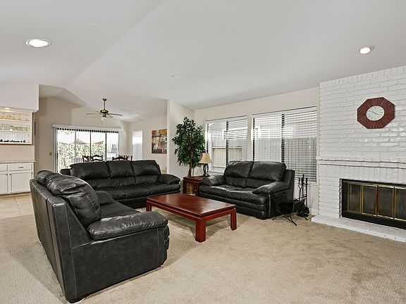 2nd image of 1640 Ashford Dr