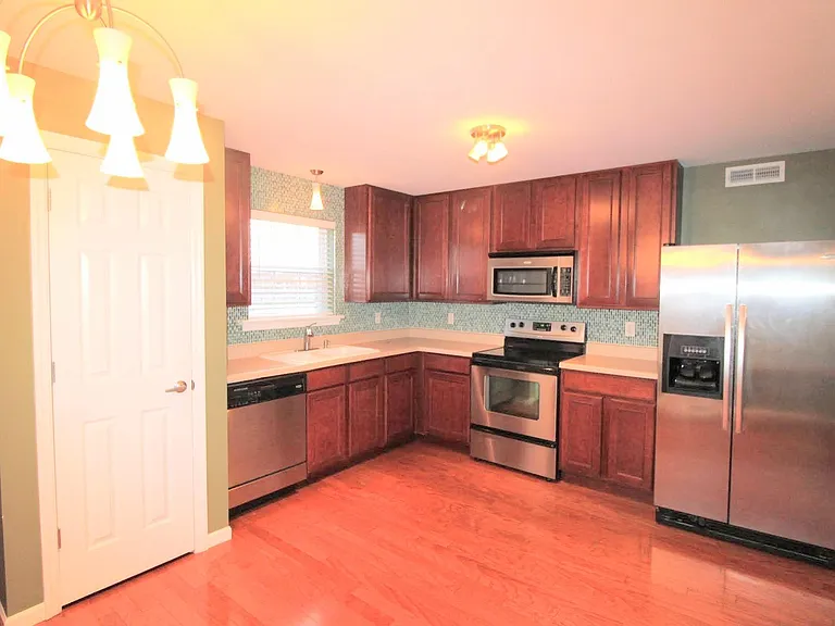 1124 Welsh Dr — Photo 9