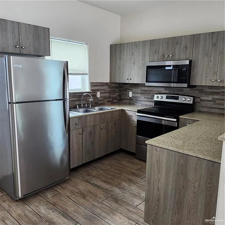 2 bed, 2.0 bath, 980 sqft, $1,000 — Photo 4