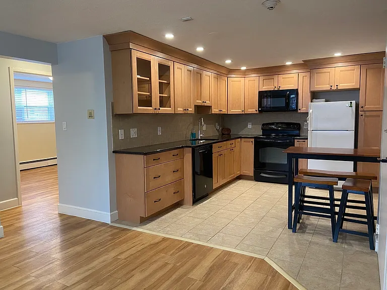 1105 Lexington St #11-1 — Photo 3