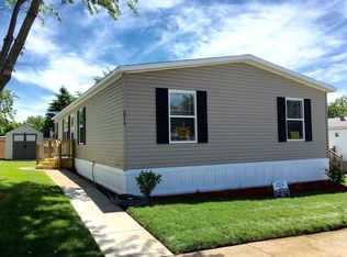 2513 Bell Ct, Wixom, MI