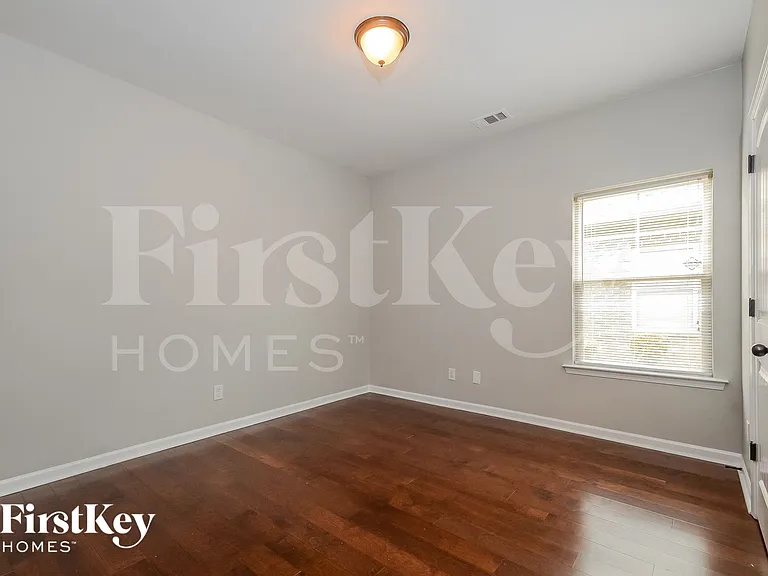8253 Owen Park Dr — Photo 10