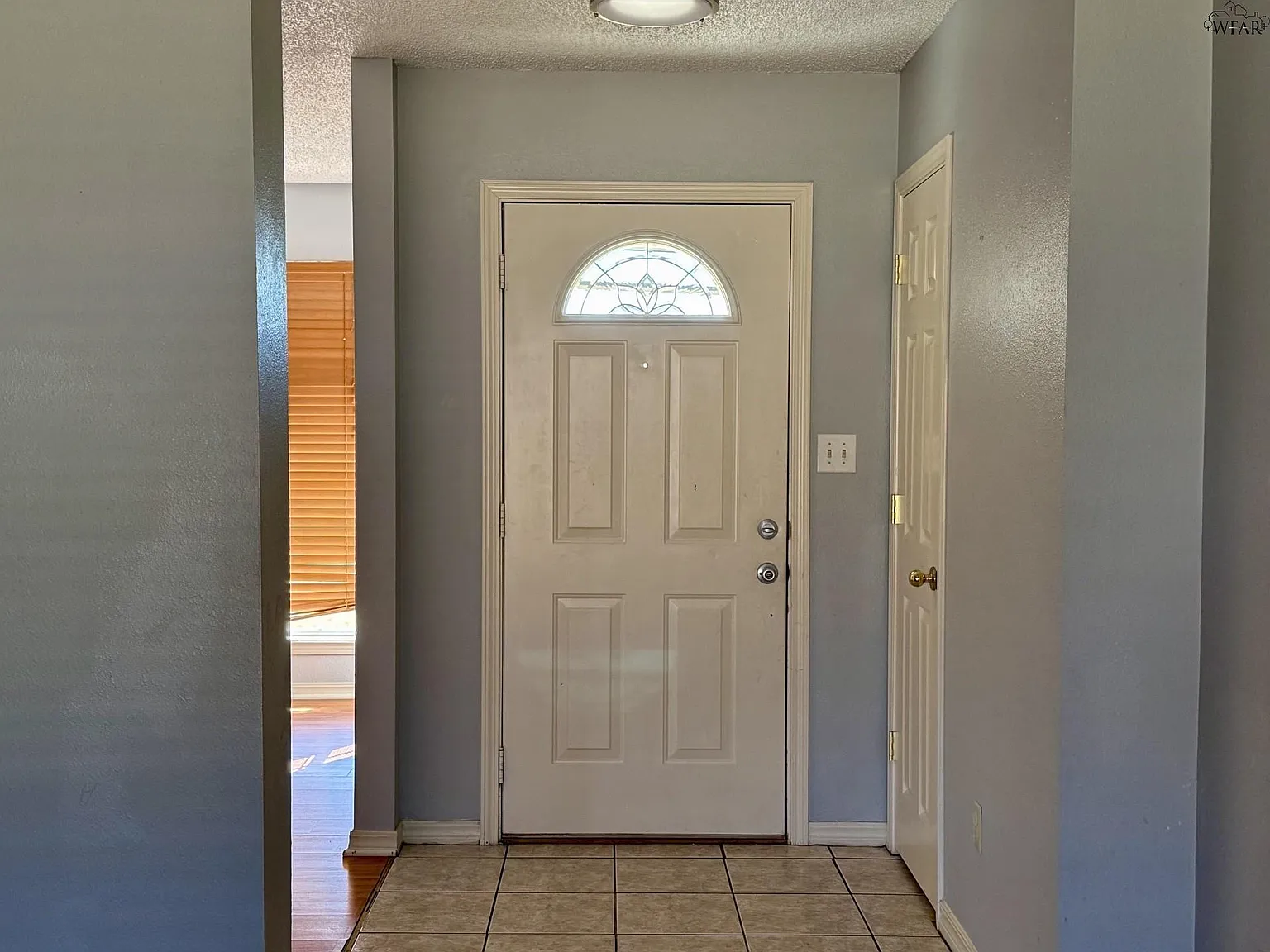 4 bed, 2.5 bath, 1852 sqft, $2,500 — Photo 2