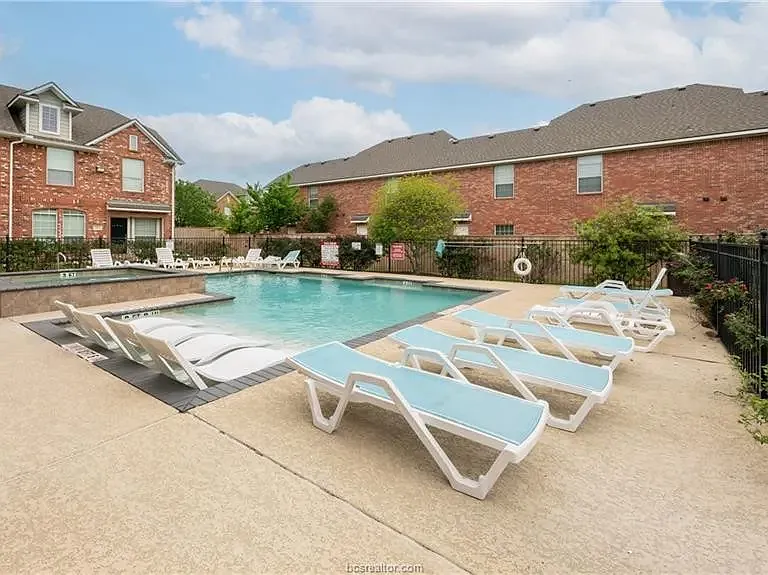 1001 Krenek Tap Rd #2806 — Photo 27
