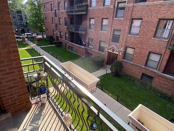 2nd image of 1250 W Bryn Mawr Ave #1