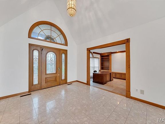 2nd image of 17819 Argonne Estates Dr