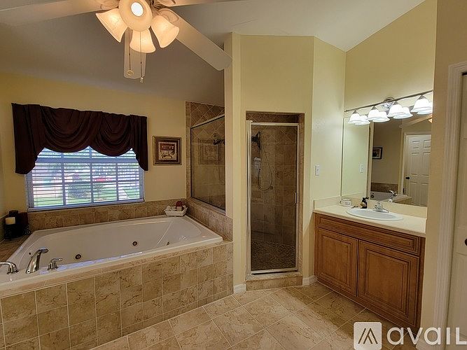 1st image of 10102 Vista Pointe Dr