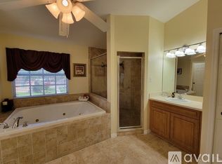10102 Vista Pointe Dr, Tampa, FL 33635