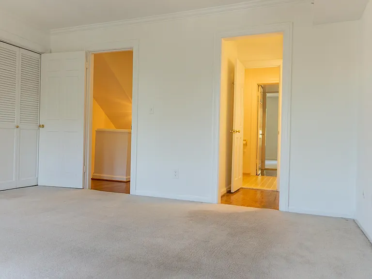 817 Botetourt Gdns — Photo 31