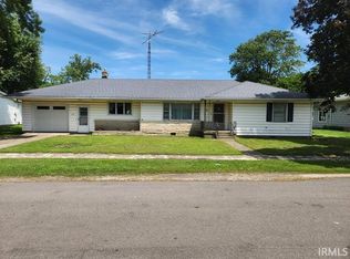 206 E Johnson St, Wolcott, IN 47995