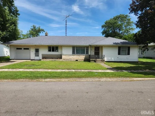 206 E Johnson St, Wolcott, IN 47995