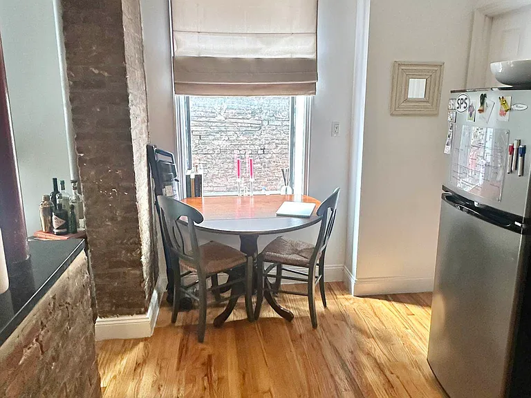 235 E 4th St #4E — Photo 7