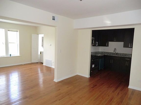 2nd image of 6203 N Ravenswood Ave #1A
