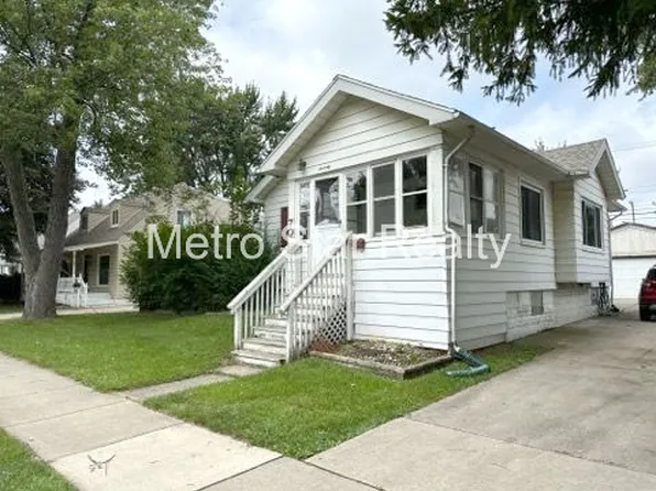 70 Massoit St, Clawson, MI 48017