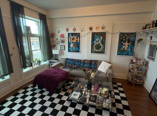 2572 N Lincoln Ave #201, Chicago, IL 60614
