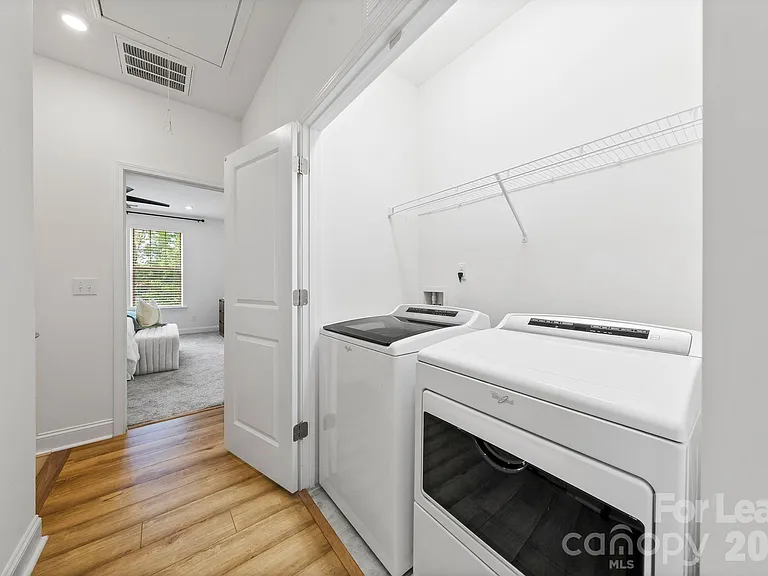 236 Judson Ave — Photo 32