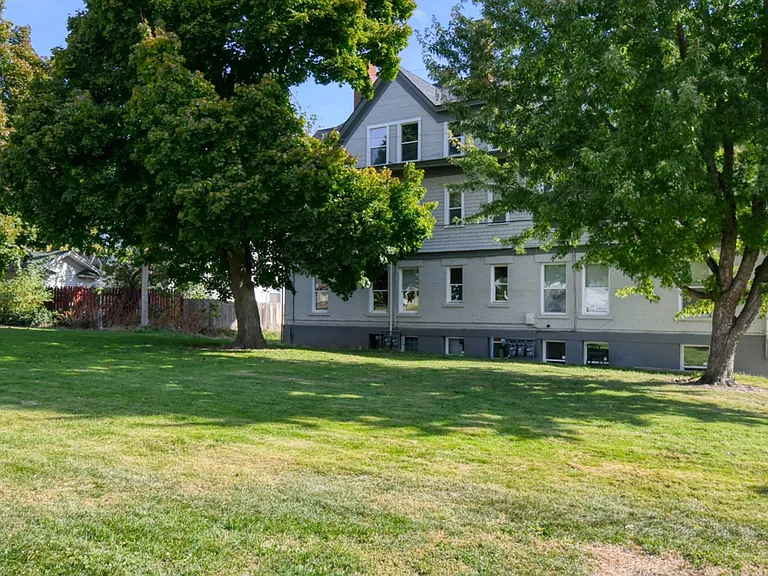401 NW Bailey Ave #102 — Photo 9