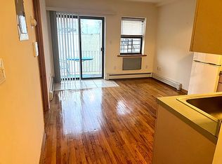 294 Broome St #6, New York, NY 10002