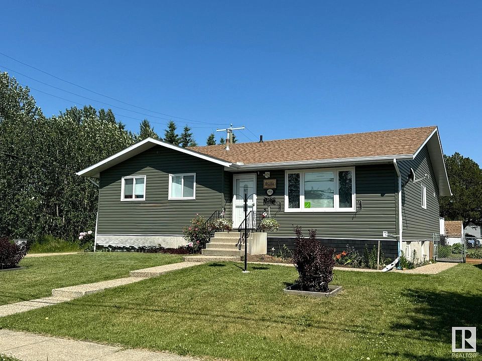1st image of 4925 52nd St