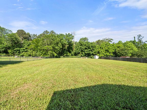 4th image of 173 Sunny Lee Ln