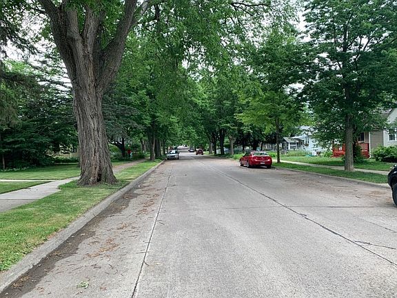 4th image of 3438 Sheridan Ave N