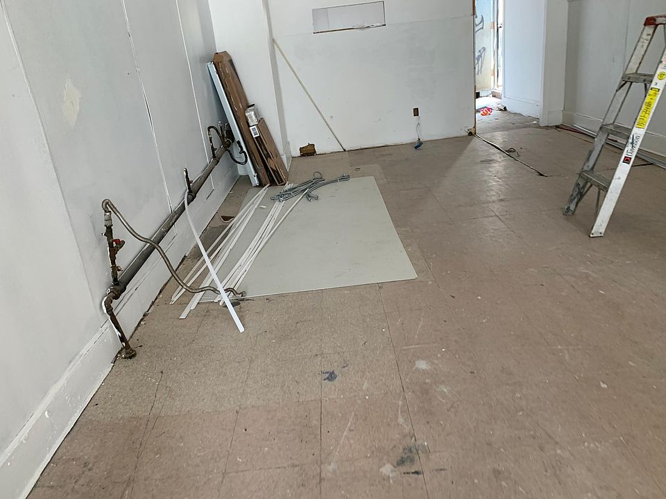 2nd image of 351 Douglas Ave #1