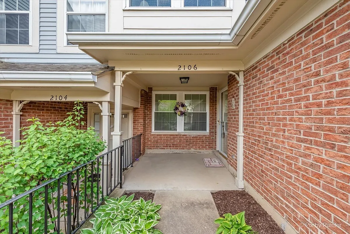 3 bed, 2.5 bath, 1725 sqft, $2,775 — Photo 2