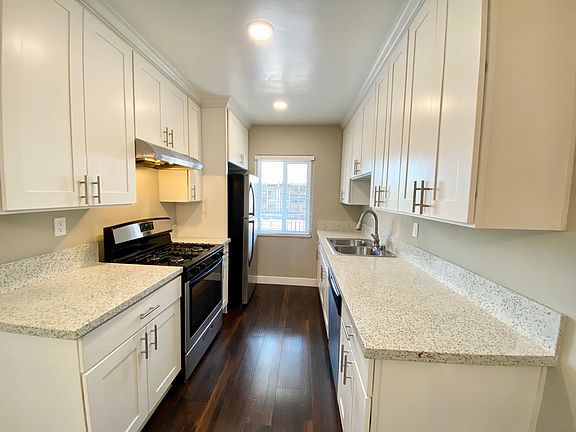 4th image of 7731 Romaine St #8