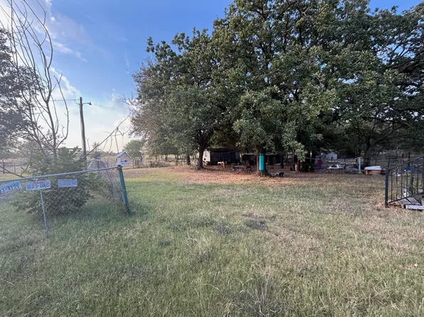 976 Country Club Rd #3840, Bridgeport, TX 76426